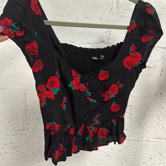Zara Black and Red Floral Women's Top - Size Small Crop Top - Worn Once - Picture 1 of 3